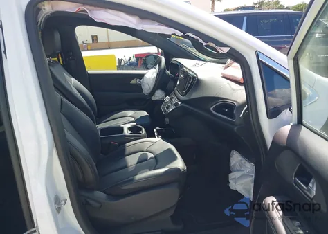 2025 Chrysler Pacifica Select из США, поврежденный, VIN 2C4RC1BG0SR545171